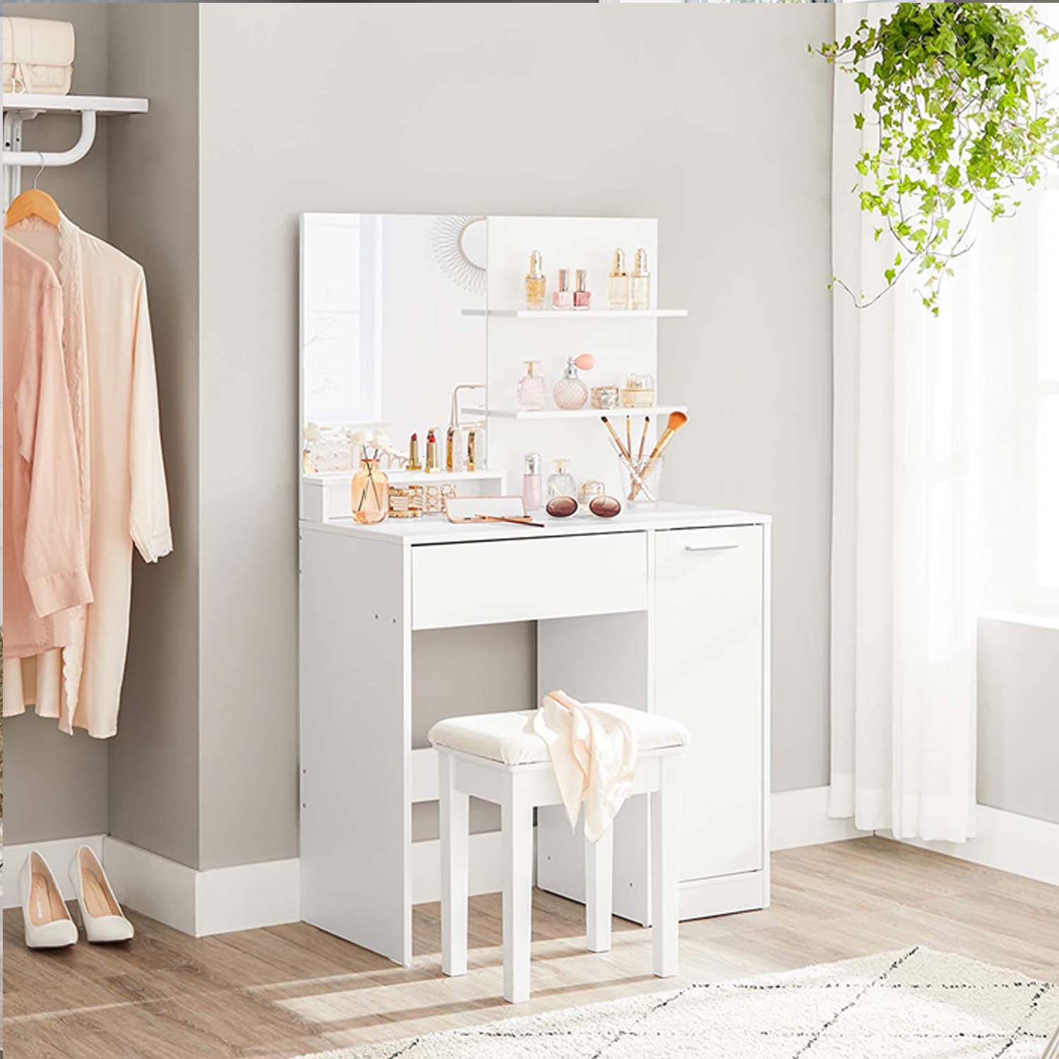 Pæne og funktionelle sminkeborde