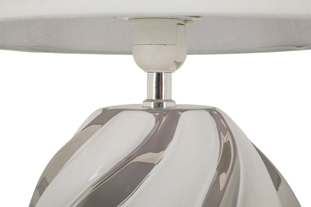 Glam bordlampe i keramik, jern og stof – 30x42 cm