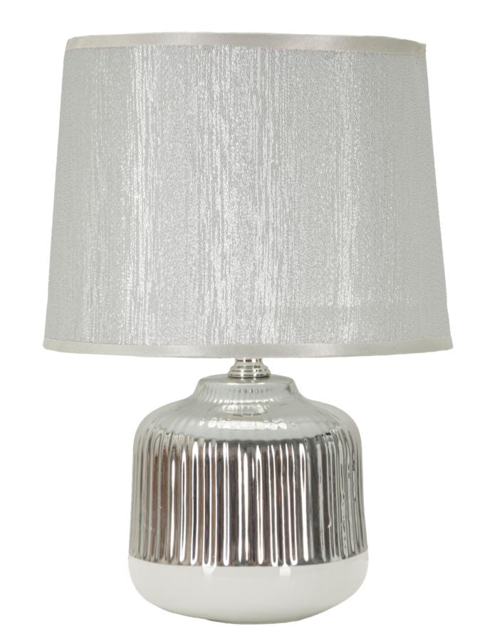 Glam bordlampe i keramik, jern og stof – 20x29 cm