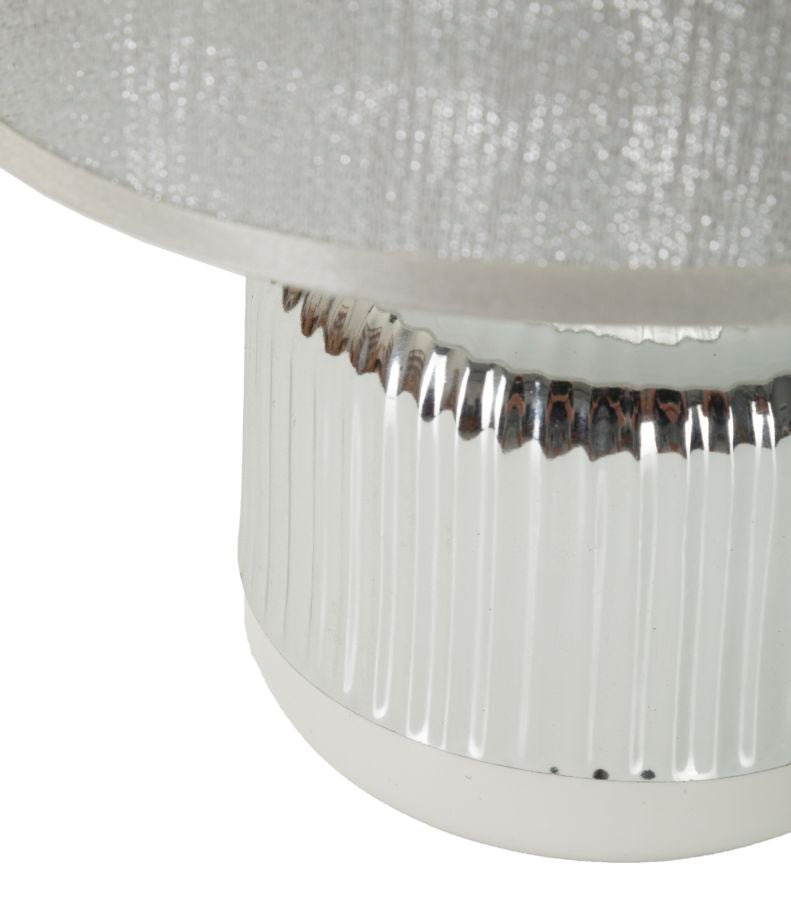 Glam bordlampe i keramik, jern og stof – 20x29 cm