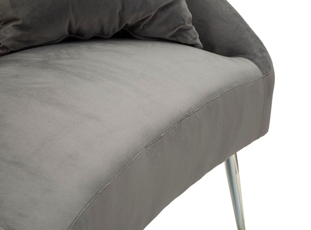 Glam sofa i sølv af fyrretræ træ, mdf, polyester og metal – 137x69x79 cm