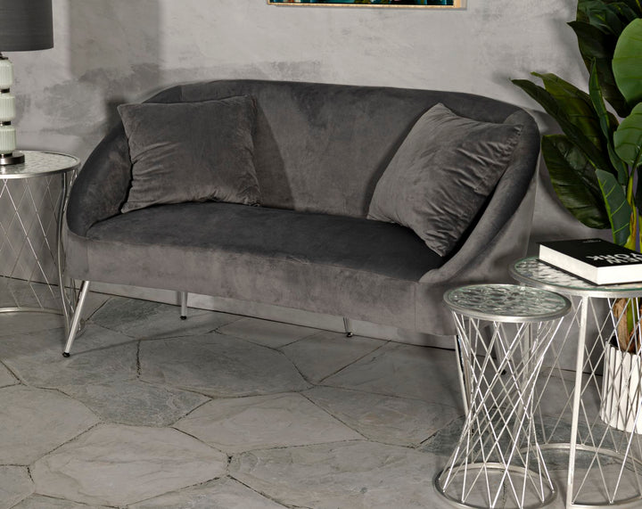 Glam sofa i sølv af fyrretræ træ, mdf, polyester og metal – 137x69x79 cm