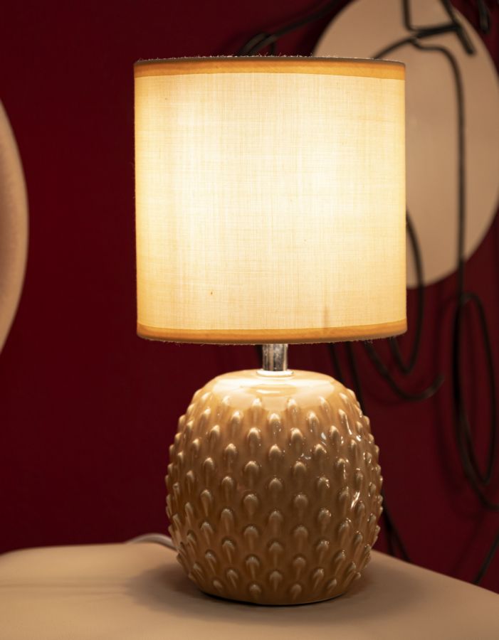 Lampe i keramik, jern og stof – 14x27 cm