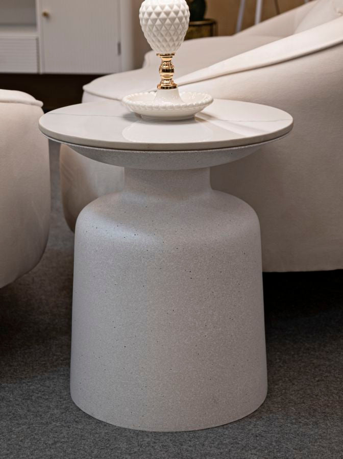 Bord i hvid, jern og keramik – 40x47 cm