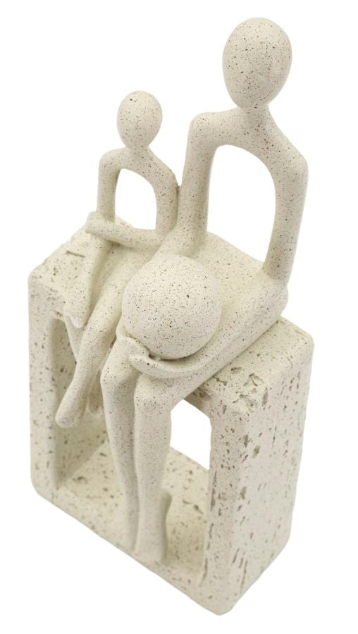 Pyntefigur i creme af polyresin – 10x7x5 cm