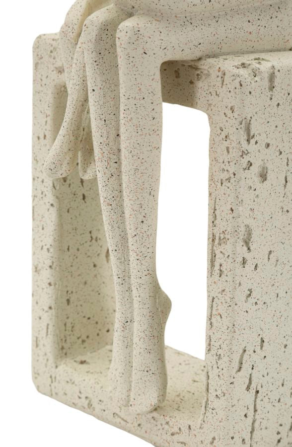 Pyntefigur i creme af polyresin – 10x7x5 cm