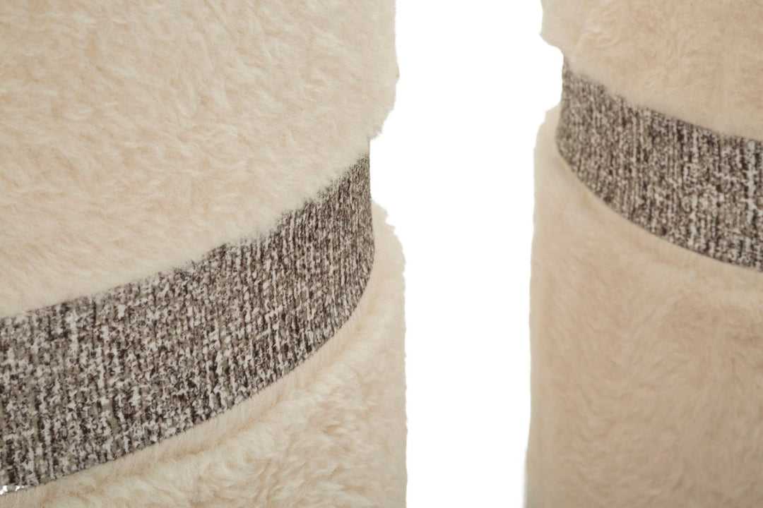 Taburetter i creme, mdf og polyester – 40x47 og 32x38 cm