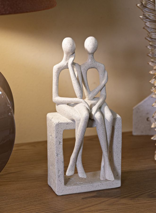 Pyntefigur i creme af polyresin – 11x5x9 cm