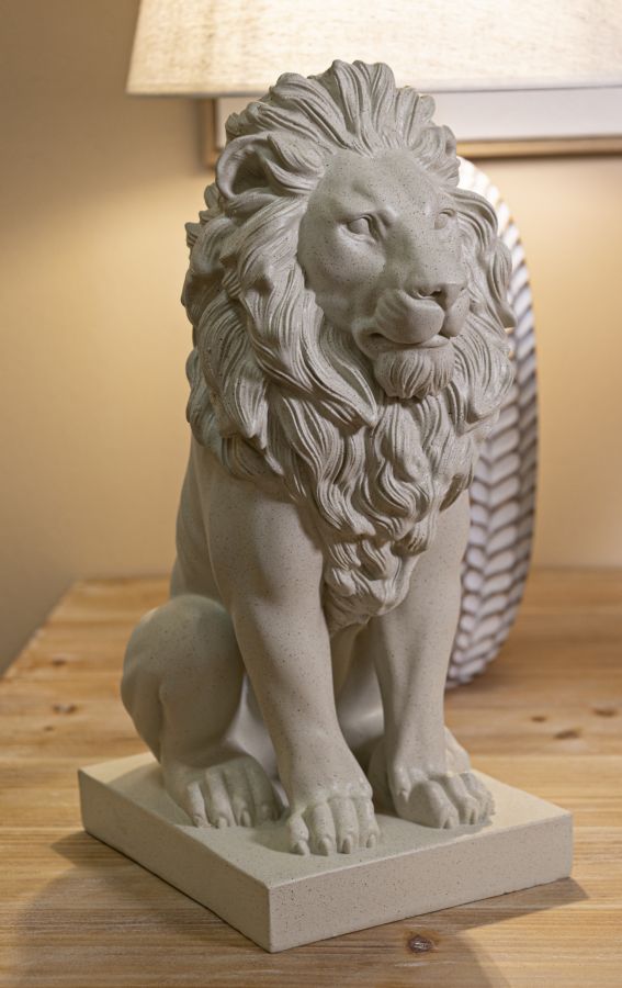 Pyntefigur i creme af polyresin – 17x5x25 cm