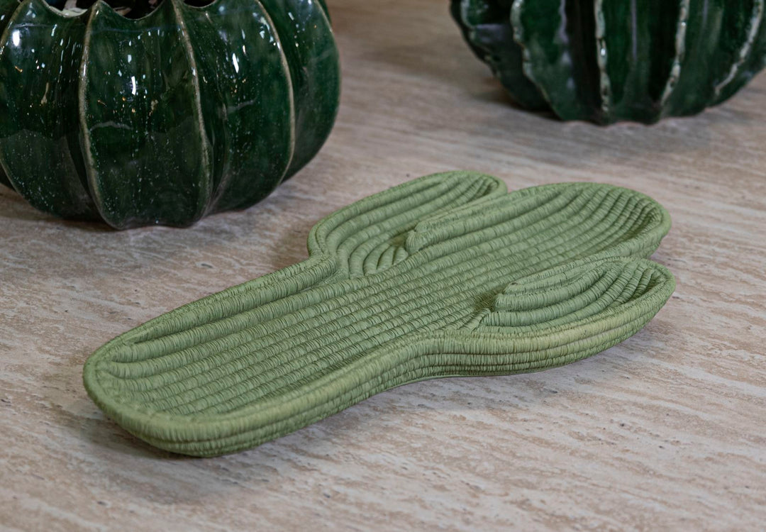 Bakke i grøn af polyresin – 34x20x3 cm