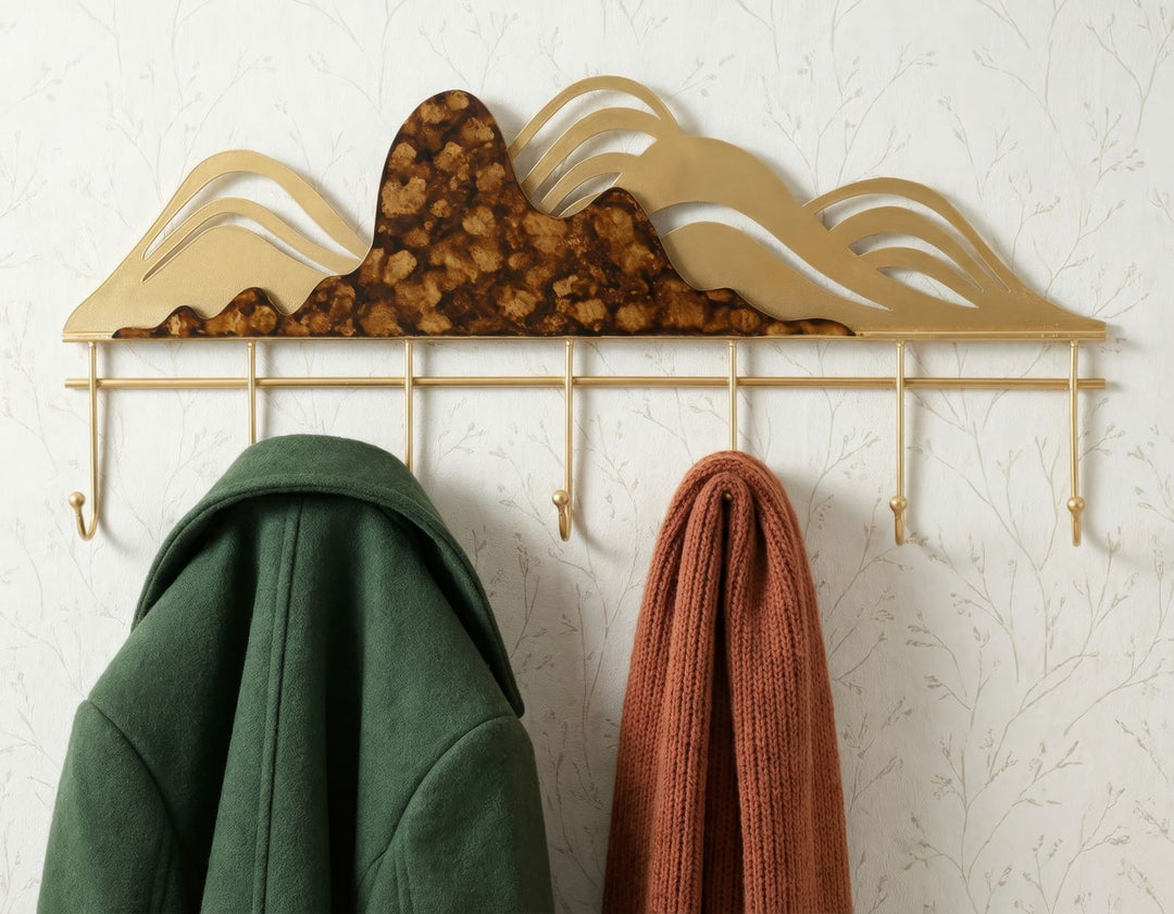 MOUNTAIN WALL HANGER – Vægophæng med naturmotiv (70,7 x 5 x 30,5 cm)