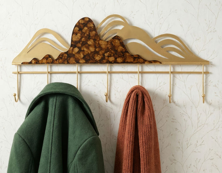 MOUNTAIN WALL HANGER – Vægophæng med naturmotiv (70,7 x 5 x 30,5 cm)