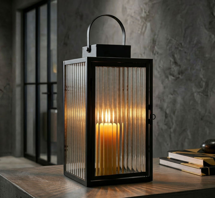 SIMPLY LANTERN – Sort metal lanterne (15,5 x 15,5 x 28,5 cm)