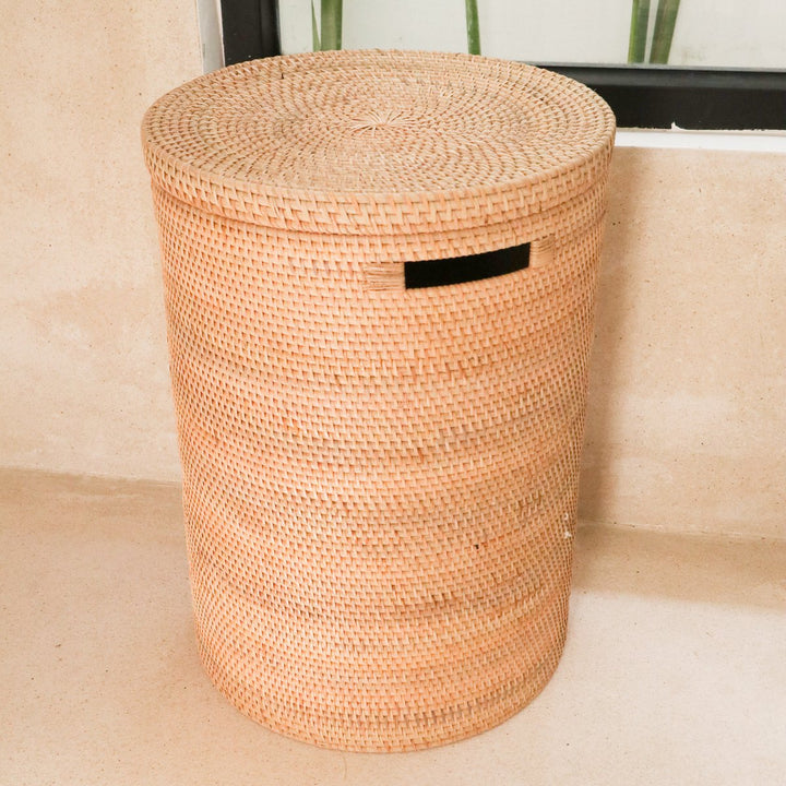 Vasketøjskurv med låg Opbevaringskurv lavet af rattan SARI (2 størrelser)