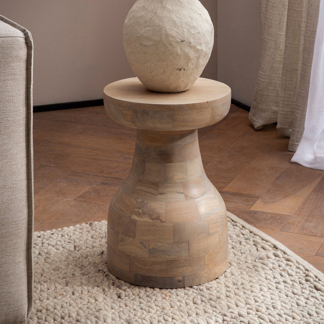 Sidebord i mangotræ, massivt, naturligt bleget, 30x30x42,5 cm, lille lysebrunt rundt sidebord, moderne stuebord, sofabord, højt plantebord