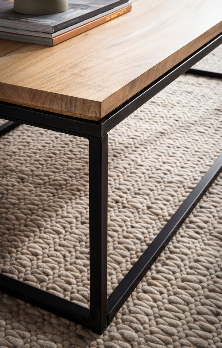 Sofabord 120x60x40 cm, massivt akacietræ, metal sofabord, rektangulært, designer stuebord med naturlig træåring, moderne sofabord til stuen