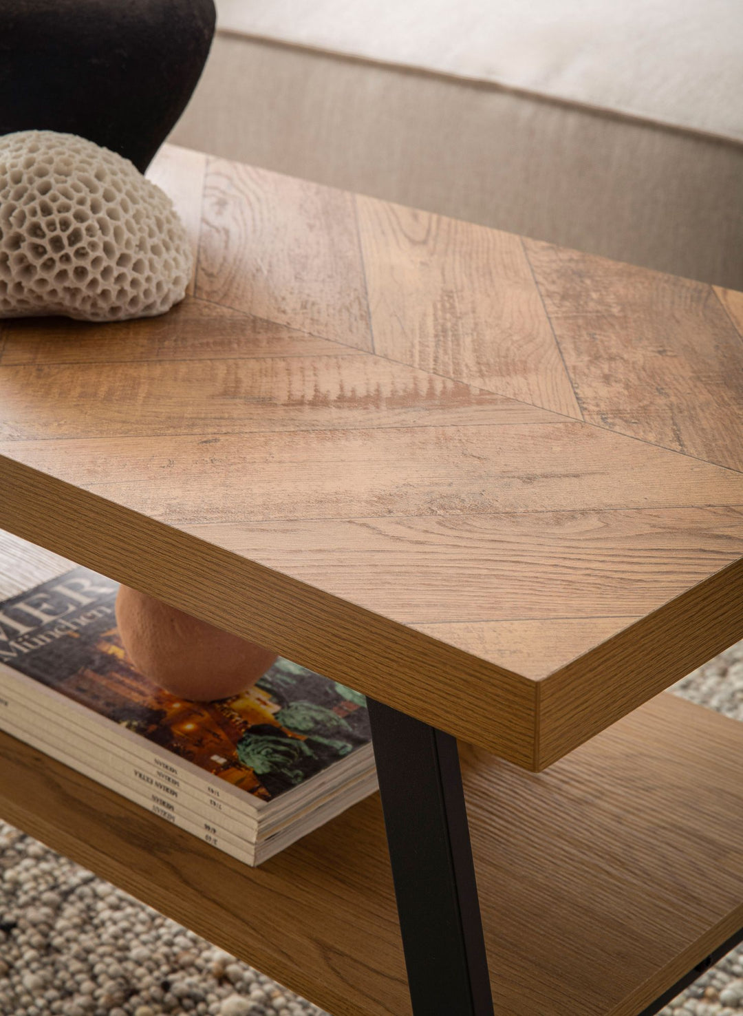 Sofabord 100x40x41 cm brunt sofabord med sildebensmønster, sofabord med metalramme