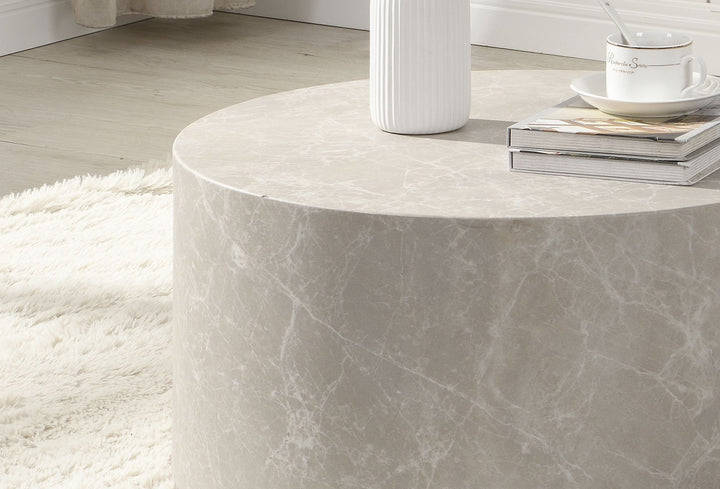 Sofabord 60x60x30 cm i sandfarvet stenlook, rundt design sofabord, beige