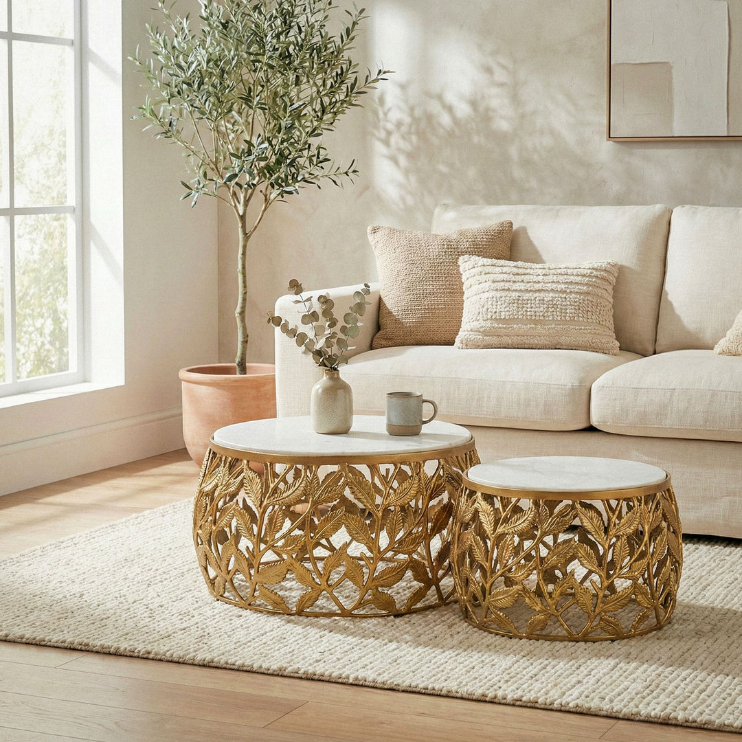 Sofabordssæt 2 stk. i Guld Aluminium med Hvid Marmorbordplade – Runde Designborde