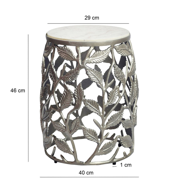 Rundt Sidebord 40 cm i Sølv Aluminium med Hvid Marmorbordplade – Moderne Designbord