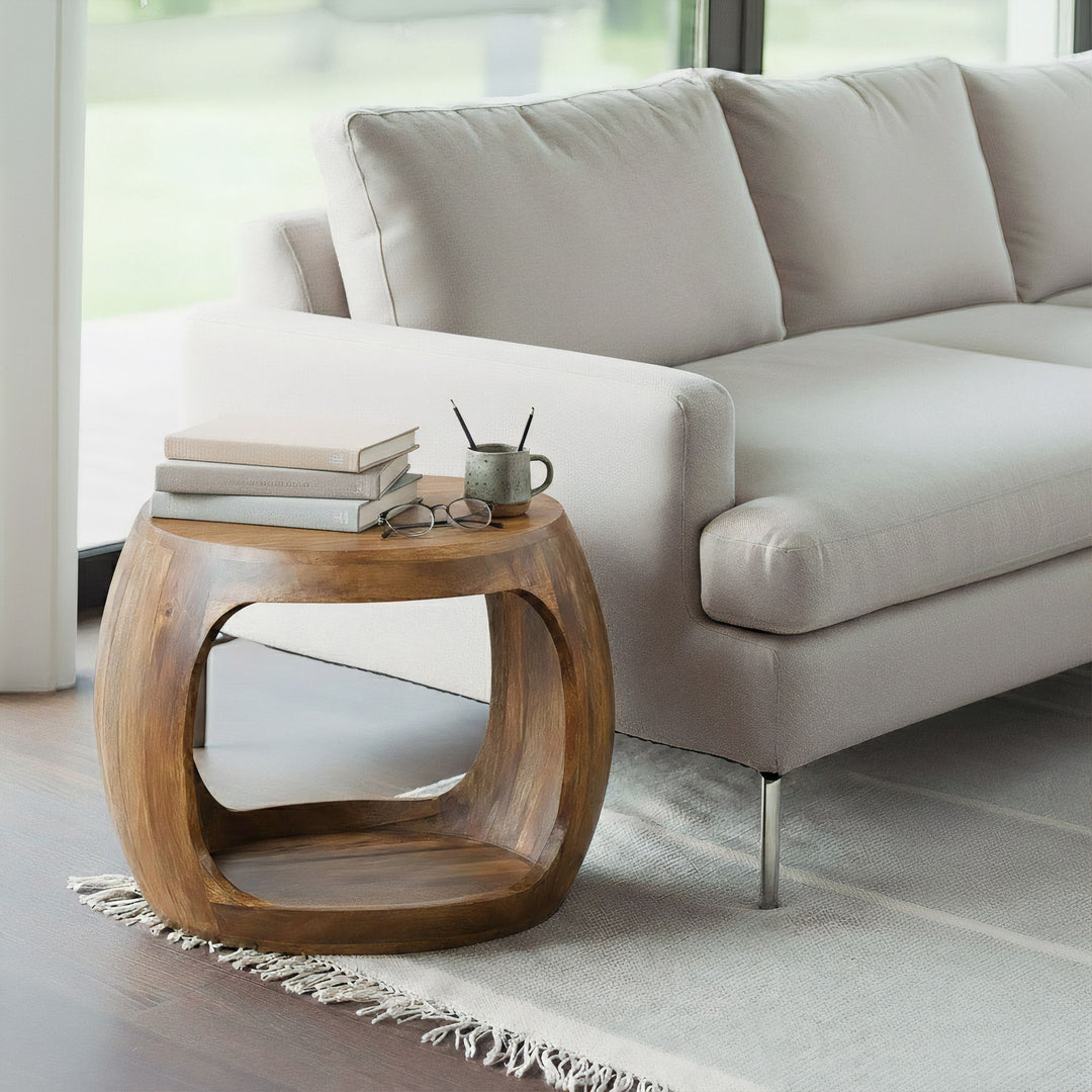 Rundt Sidebord 50 cm i Massivt Mangotræ – Håndlavet Designbord med Hylde