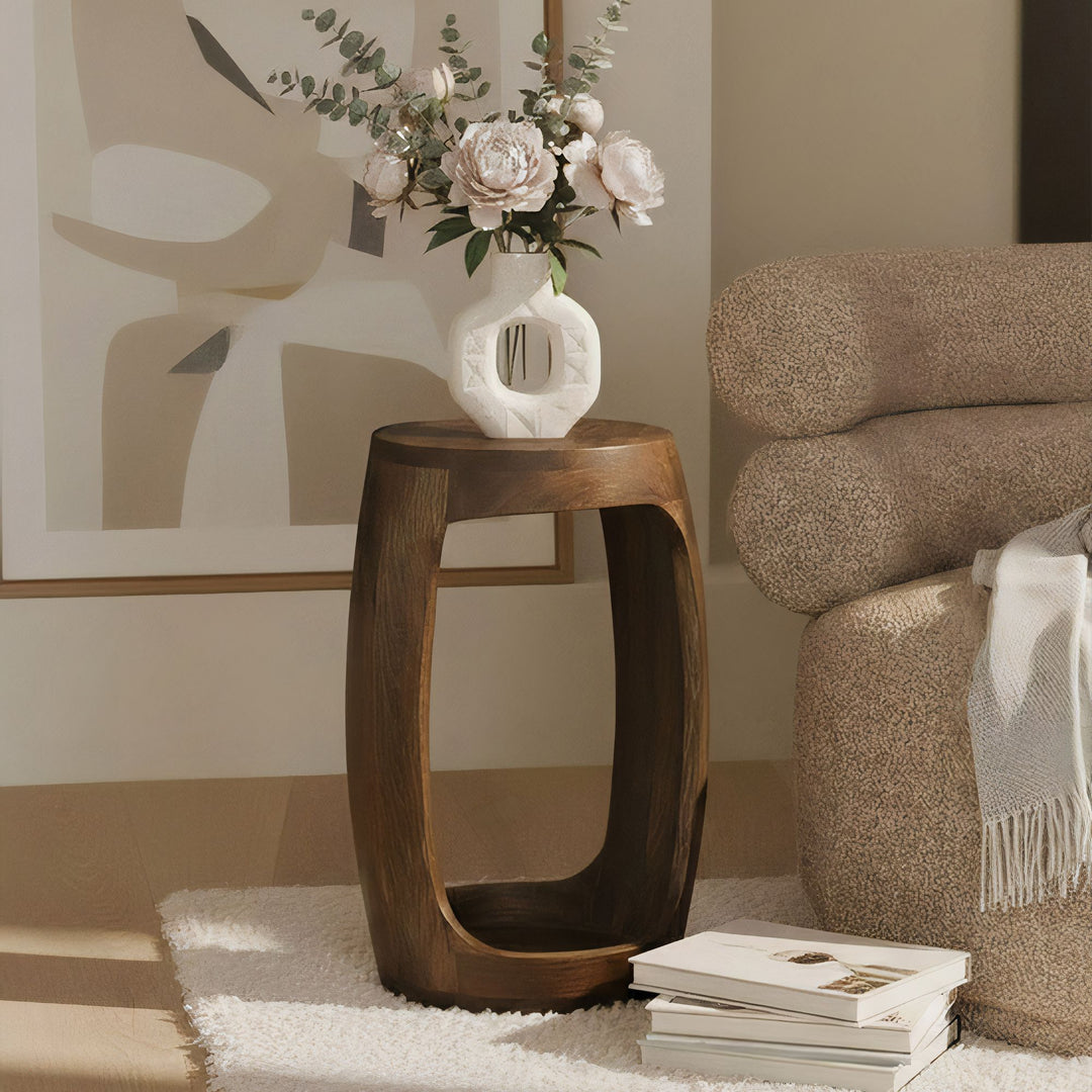 Rundt Sidebord 30 cm i Massivt Mangotræ – Håndlavet Designbord med Åben Hylde