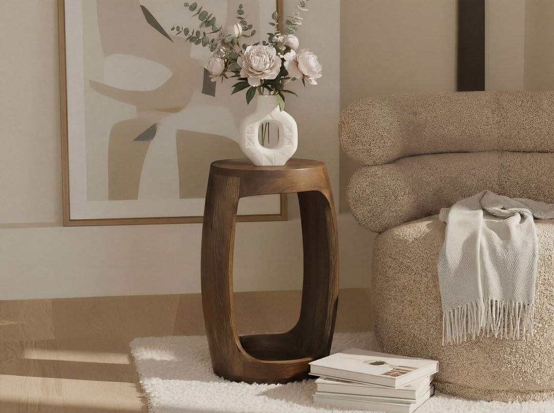 Rundt Sidebord 30 cm i Massivt Mangotræ – Håndlavet Designbord med Åben Hylde