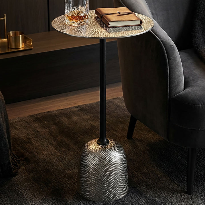Sidebord aluminium 29cm - lille rundt sidebord lavet af sølvmetal, håndlavet