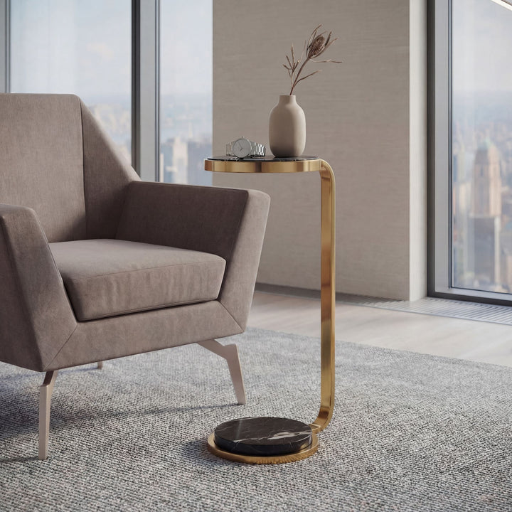C-formet Sidebord 72 cm i Metal med Sort Marmorbordplade – Moderne Designbord