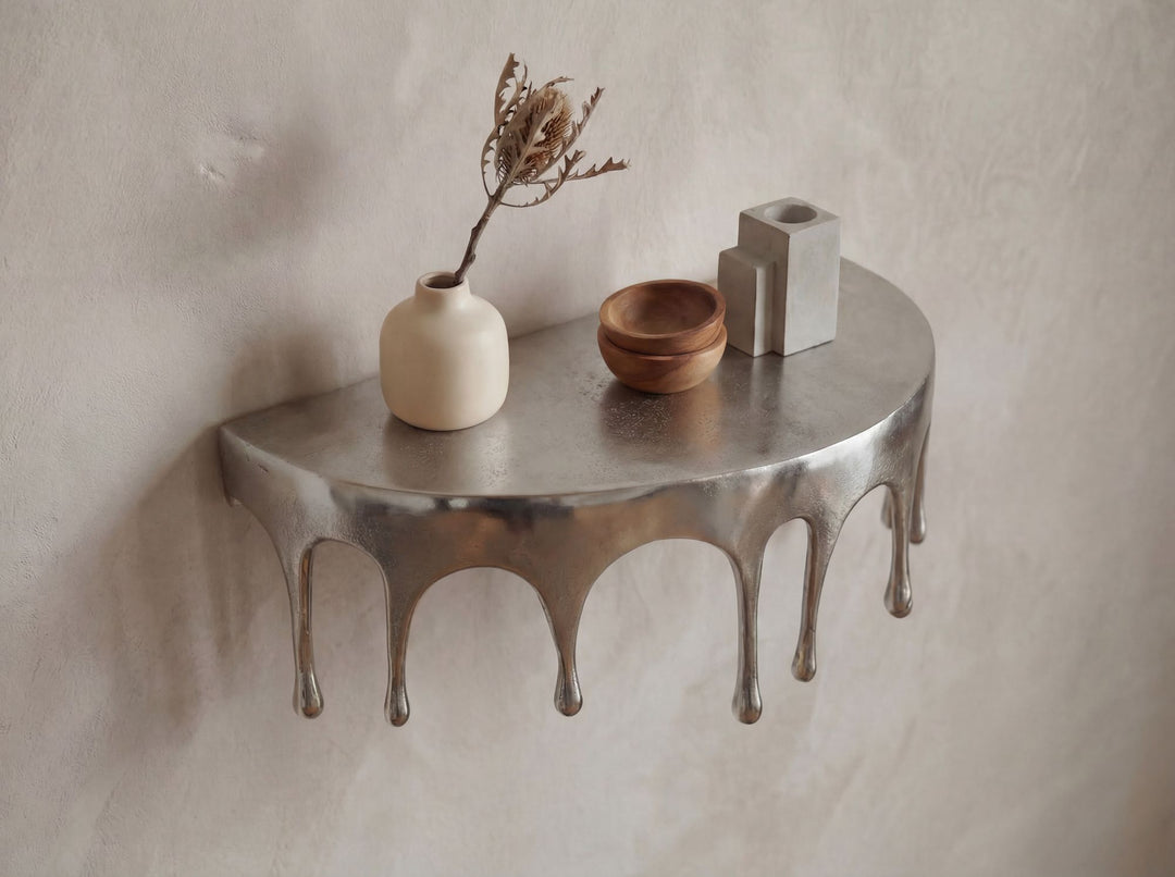 Sølvfarvet Væghylde 45 cm – Dråbeformet Aluminium Designhylde