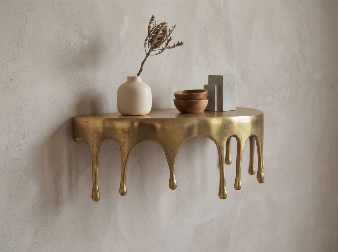 Guldfarvet Væghylde 35 cm – Dråbeformet Aluminium Designhylde