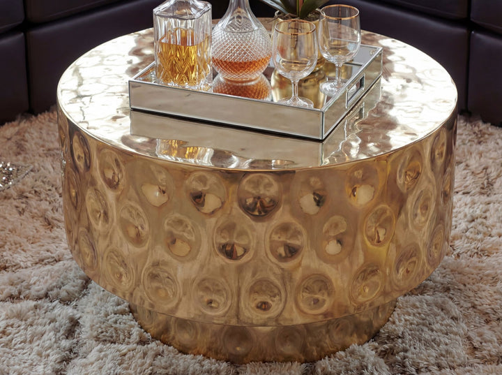 Sofabord i aluminium 60 cm guld – rundt designbord til stuen – moderne loungebord – tromleformet sofabord – håndlavet sidebord