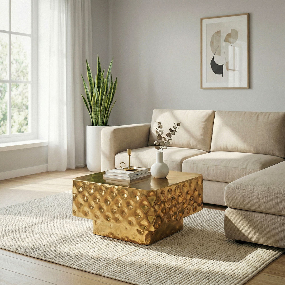 Kvadratisk sofabord i aluminium - 60 x 60 cm - Guldfarvet - Hamret design