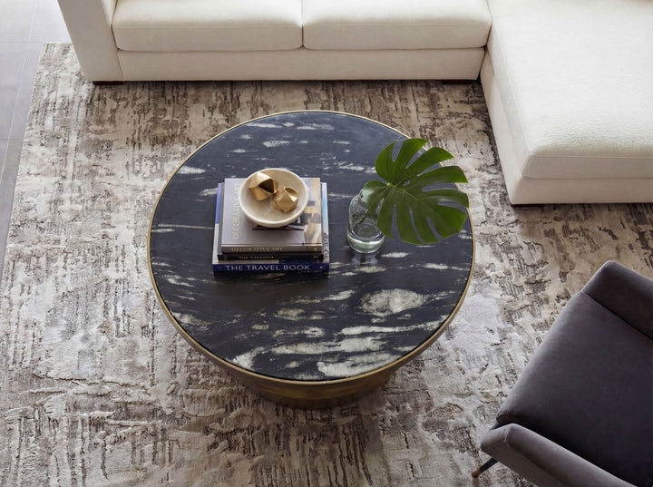 Sofabord 60 cm med sort marmorbordplade – rundt sofabord i aluminium – moderne designbord og loungebord – elegant håndlavet sidebord til stuen