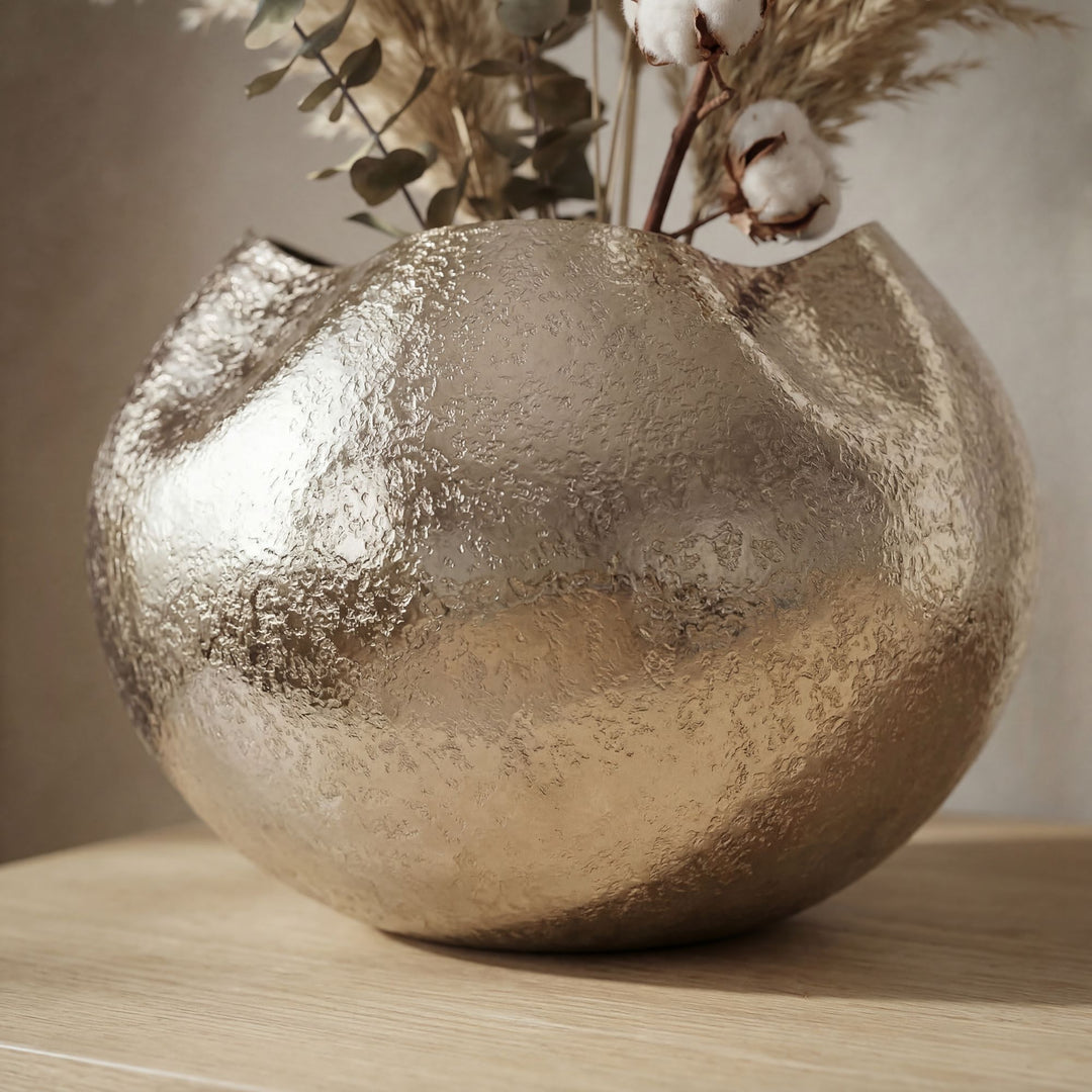 Dekorativ vase i aluminium - 30 cm - Sølvfarvet - Håndlavet