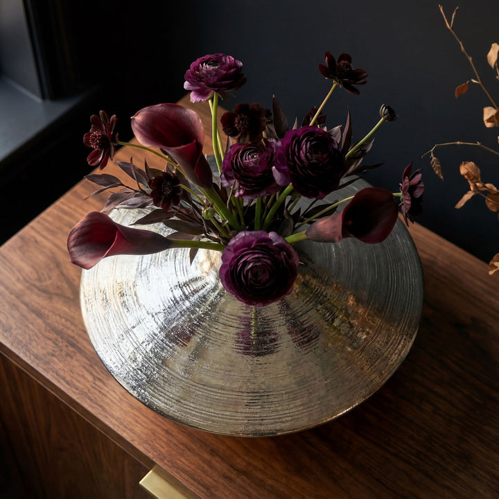 Dekorativ vase i aluminium - 35 cm -  Sølvfarvet - Håndlavet