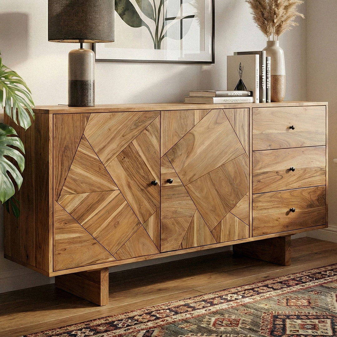 Designer skænk i massivt træ i akacie, 150 cm med 2 døre og 3 skuffer - Kommode i massivt træ med geometrisk front, håndlavet