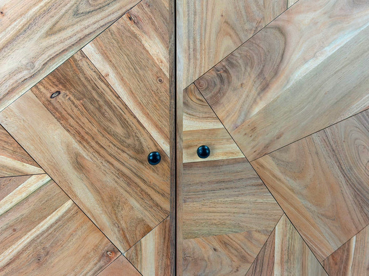 Designer skænk i massivt træ i akacie, 150 cm med 2 døre og 3 skuffer - Kommode i massivt træ med geometrisk front, håndlavet