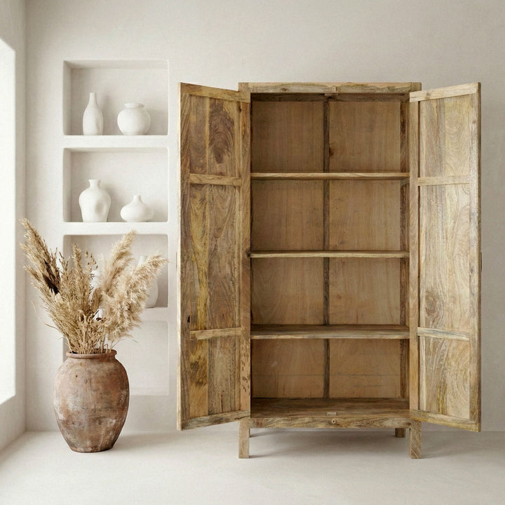 Håndlavet skab i massivt træ, natur-inspireret design, 180cm - højt stueskab - landligt multifunktionelt skab