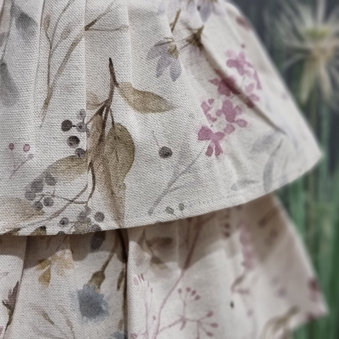 Forklæde til børn med flæser, bomuld-hør-blanding, printet, Aitana kollektion