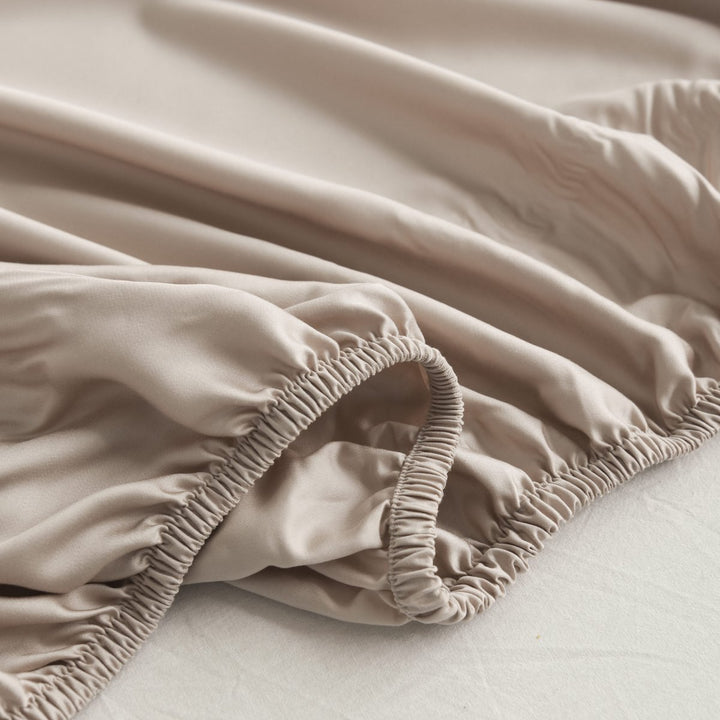 Beige bambus sengetøj til Premium madras top – 400TC Tanboocel – 100 % bambus – Blød Taupe
