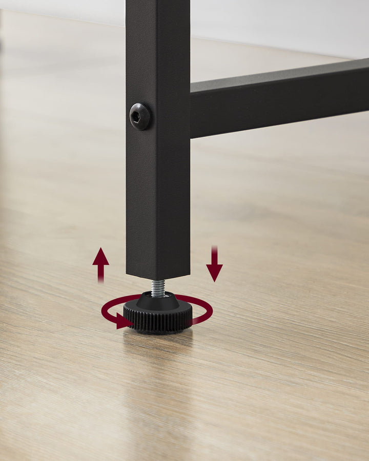 Kompakt skrivebord i rustikt design – funktion og stil