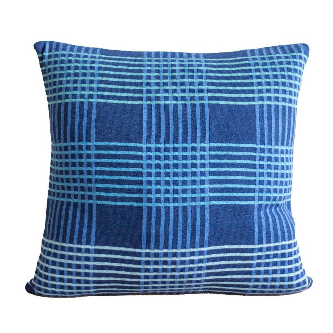 Ruth Pillow Blue, blød jacquardstrikket bomuld