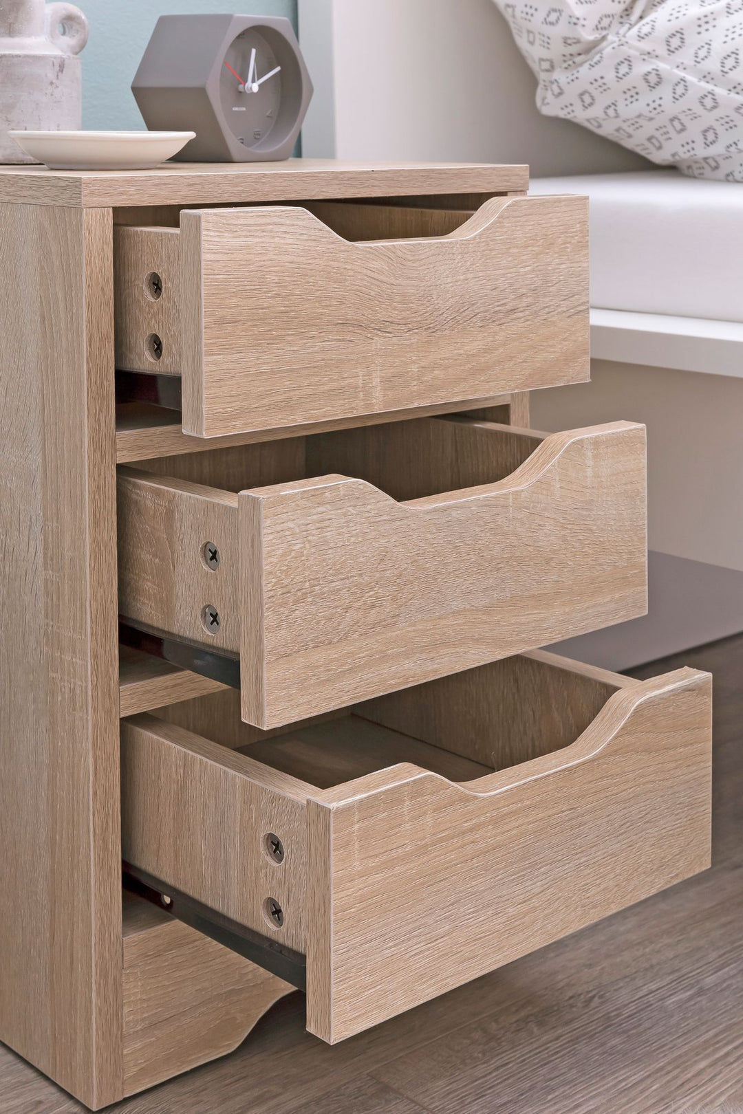 Natbord WL5.705 31x49x31 cm Sonoma med 3 skuffer, Brunt natbord med opbevaring, Enkelt moderne natbord, Lille natbord, Natbordskommode til soveværelse