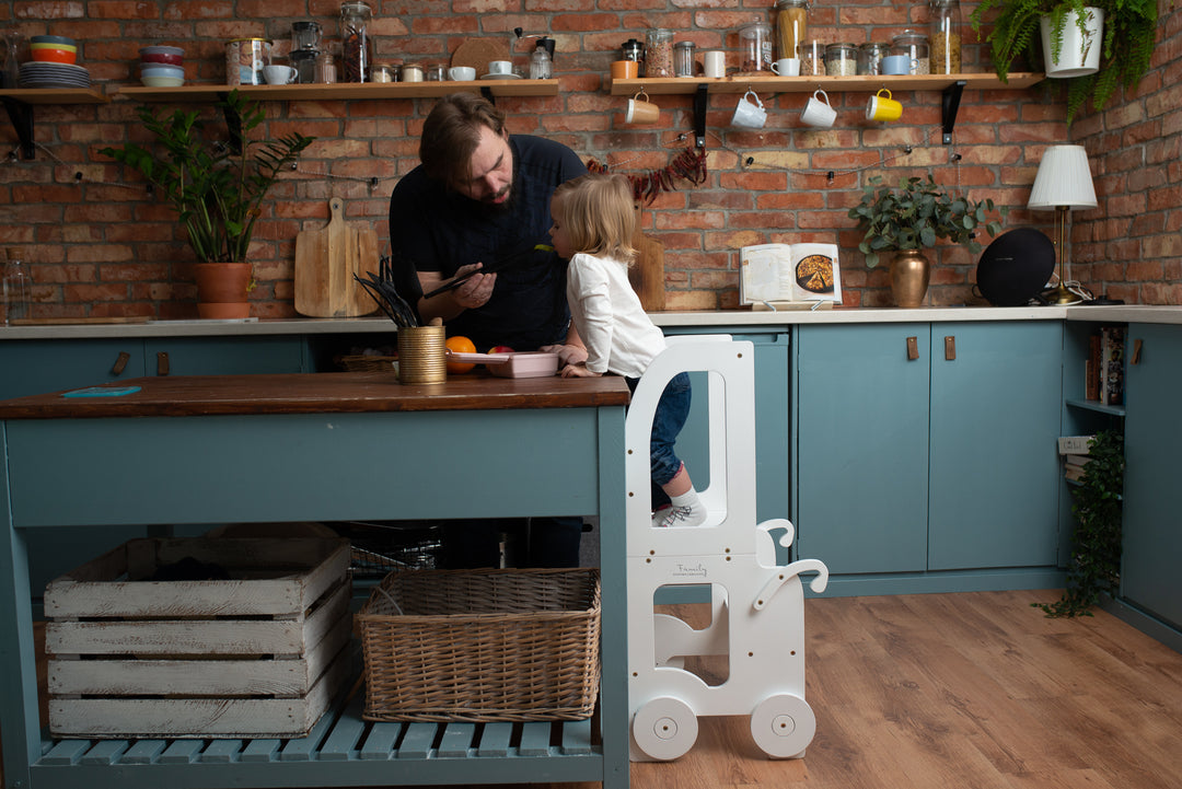 Montessori køkkentrappe til barn, hvid