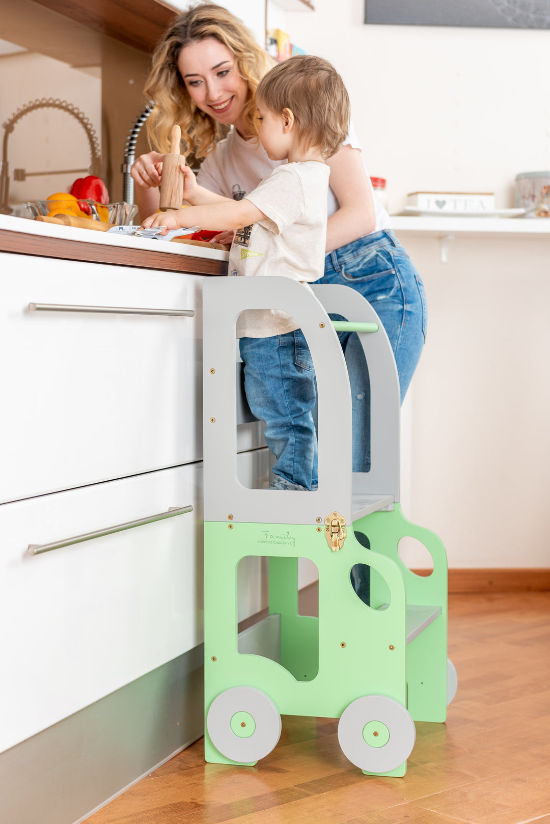 Køkkentrappe / montessori-læringstårn: bord, stol og trappe i ét til barn, grøn og grå
