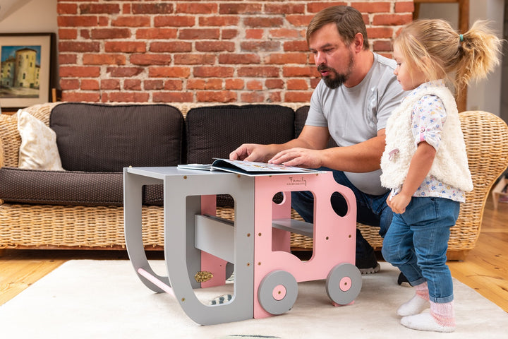 Køkkentrappe / montessori-læringstårn: bord, stol og trappe i ét til barn, pink og grå