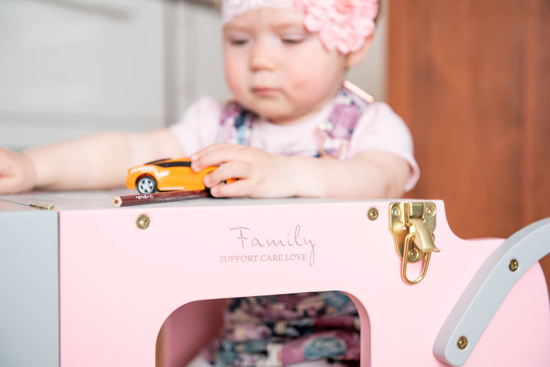 Montessori køkkentrappe til barn, pink og grå