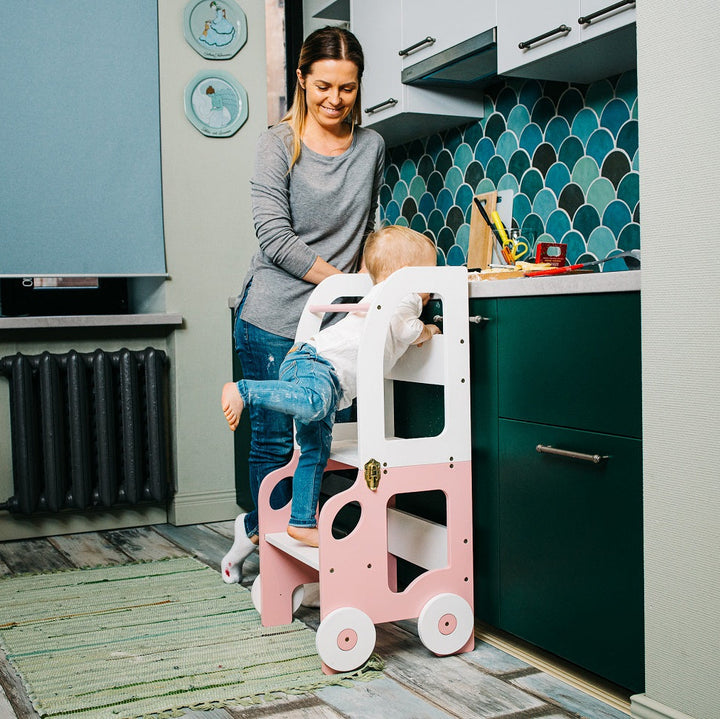 Køkkentrappe / montessori-læringstårn: bord, stol og trappe i ét til barn, hvid og pink