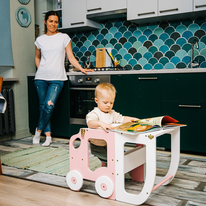 Køkkentrappe / montessori-læringstårn: bord, stol og trappe i ét til barn, hvid og pink